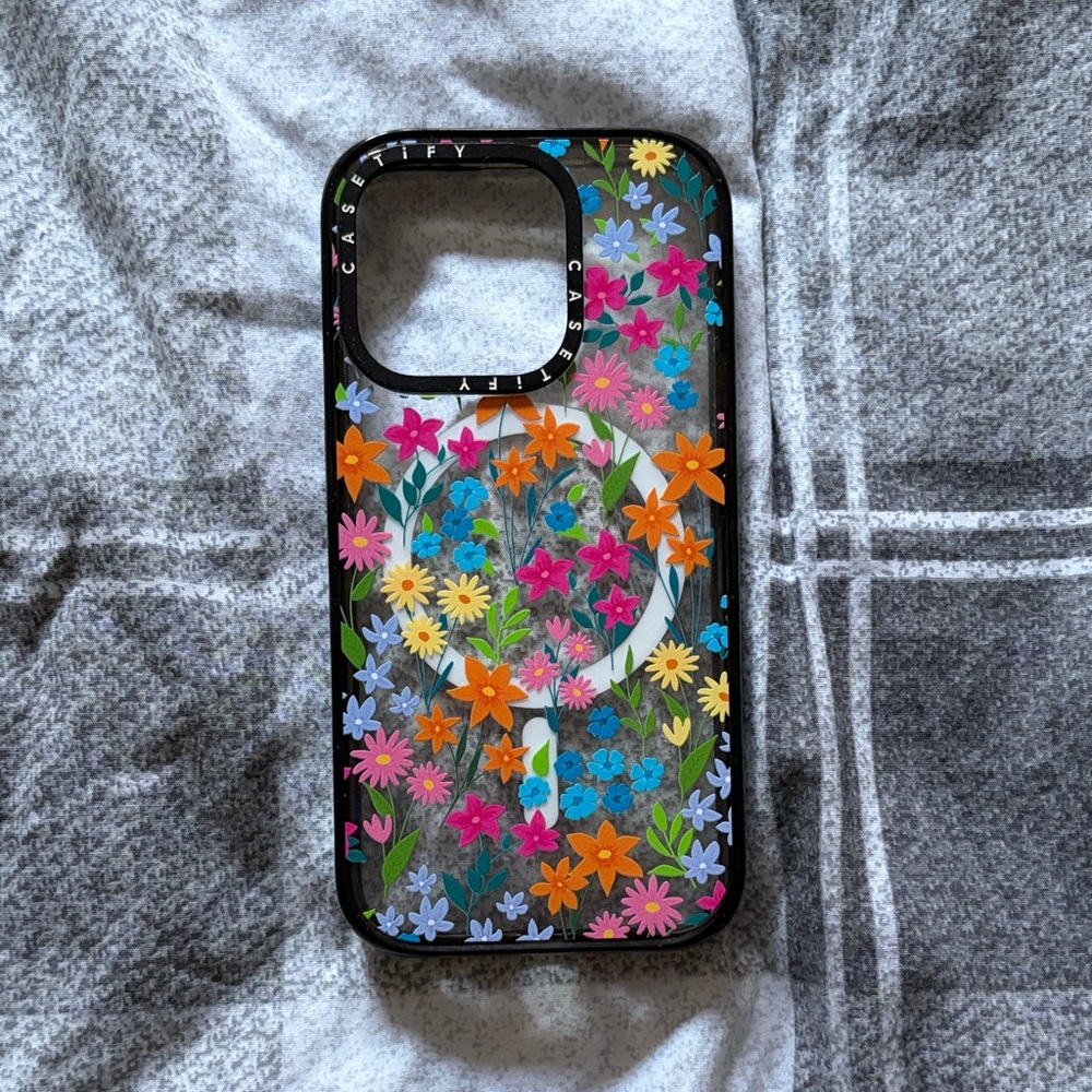 IPHONE 15 PRO CASETIFY FLORAL CASE